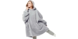 Bedsure Hoodie Decke mit Ärmeln in grau für 23,19€